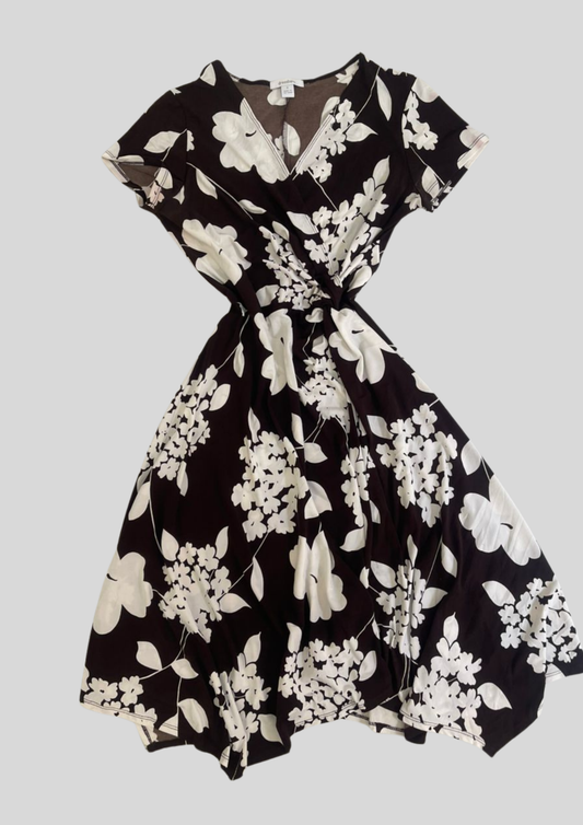 Robe Dressbarn  M/L - C6