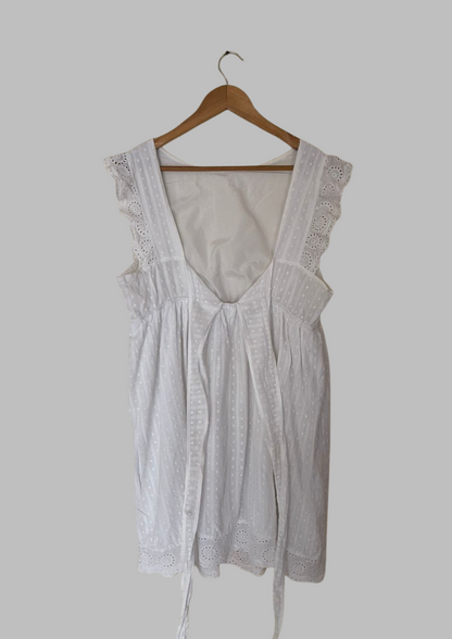 Robe brodée dos ouvert - Shein - Taille S/M (R154)